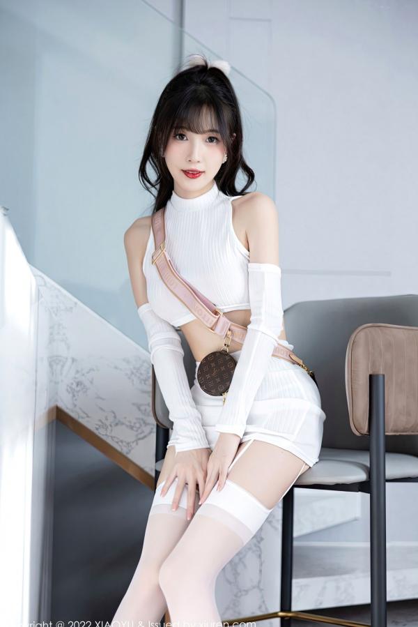 林星阑   XiaoYu语画界-928-林星阑-纯欲白色抹胸搭配白丝吊带袜，现代家居极致诱惑，优雅与性感并存的绝美写真第7张图片