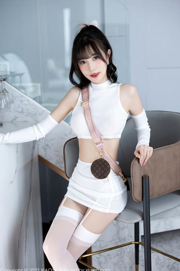 林星阑   XiaoYu语画界-928-林星阑-纯欲白色抹胸搭配白丝吊带袜，现代家居极致诱惑，优雅与性感并存的绝美写真第10张图片