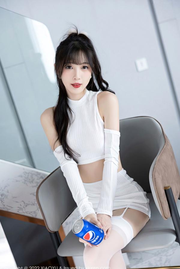 林星阑   XiaoYu语画界-928-林星阑-纯欲白色抹胸搭配白丝吊带袜，现代家居极致诱惑，优雅与性感并存的绝美写真第16张图片
