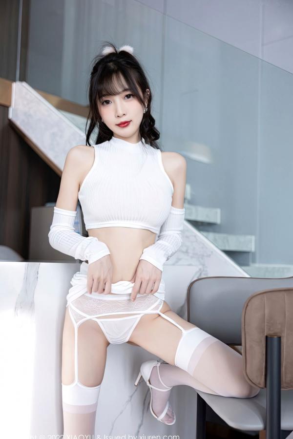 林星阑   XiaoYu语画界-928-林星阑-纯欲白色抹胸搭配白丝吊带袜，现代家居极致诱惑，优雅与性感并存的绝美写真第22张图片