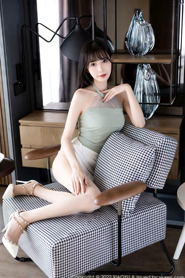 林星阑   XiaoYu语画界-906-林星阑私房写真-清新粉色内衣与千鸟格椅优雅撩人-唯美室内气质女神大片第20张图片