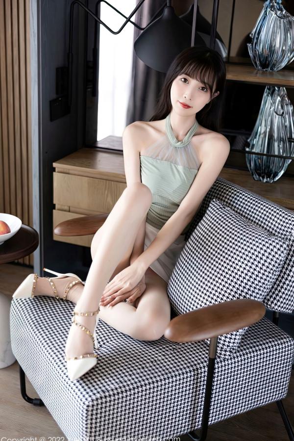 林星阑   XiaoYu语画界-906-林星阑私房写真-清新粉色内衣与千鸟格椅优雅撩人-唯美室内气质女神大片第21张图片