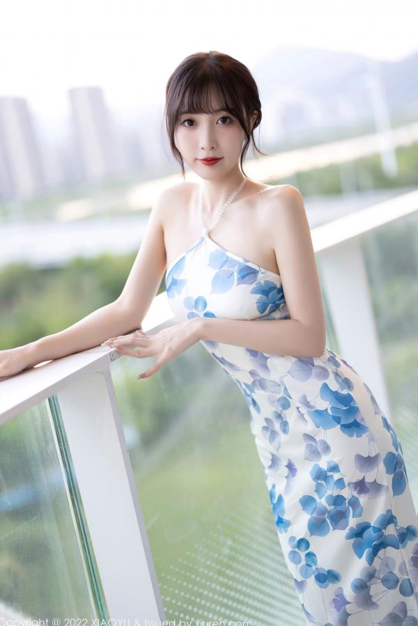 林星阑   XiaoYu语画界-林星阑：清新露肩蓝印花连衣裙，白丝袜美腿私房照，优雅气质女神唯美写实写真第9张图片