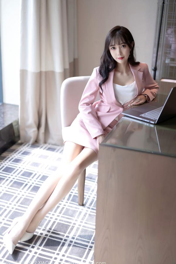 林星阑   XiaoYu语画界-815-林星阑-粉色职业短裙制服诱惑与白色蕾丝内衣时尚私房照-2022.07.07第22张图片