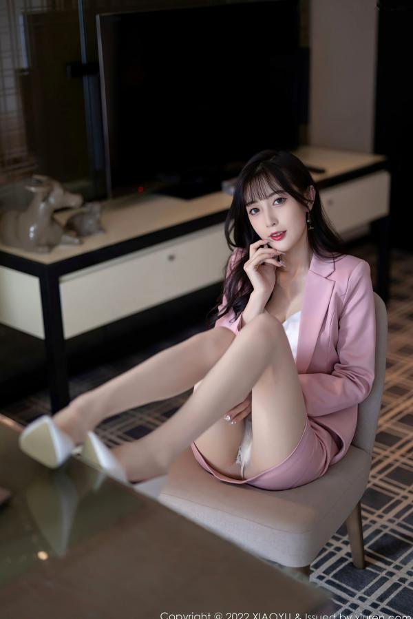 林星阑   XiaoYu语画界-815-林星阑-粉色职业短裙制服诱惑与白色蕾丝内衣时尚私房照-2022.07.07第24张图片