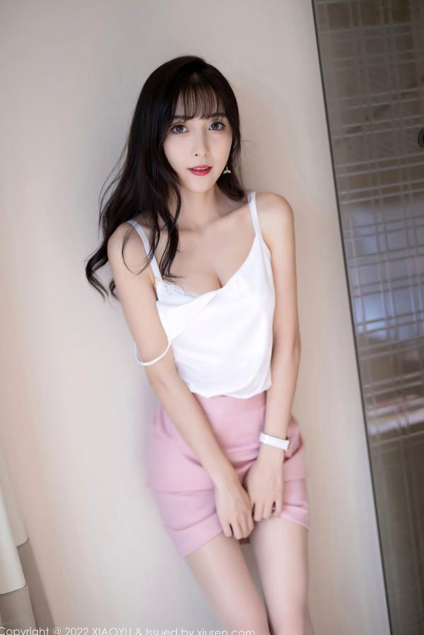 林星阑   XiaoYu语画界-815-林星阑-粉色职业短裙制服诱惑与白色蕾丝内衣时尚私房照-2022.07.07第30张图片