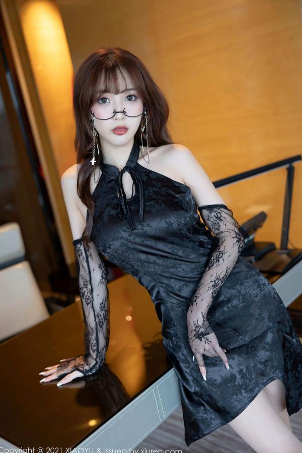 林星阑   XiaoYu语画界578：林星阑性感私房写真，蕾丝挂脖裙配肉丝裤袜，眼镜御姐造型极致诱惑第6张图片