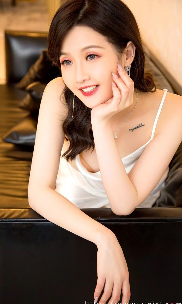 西门小玉   【尤果圈】西门小玉-《甜蜜上瘾》白色丝滑吊带裙私房写真，极致曼妙身姿，尽显甜美与性感诱惑第5张图片