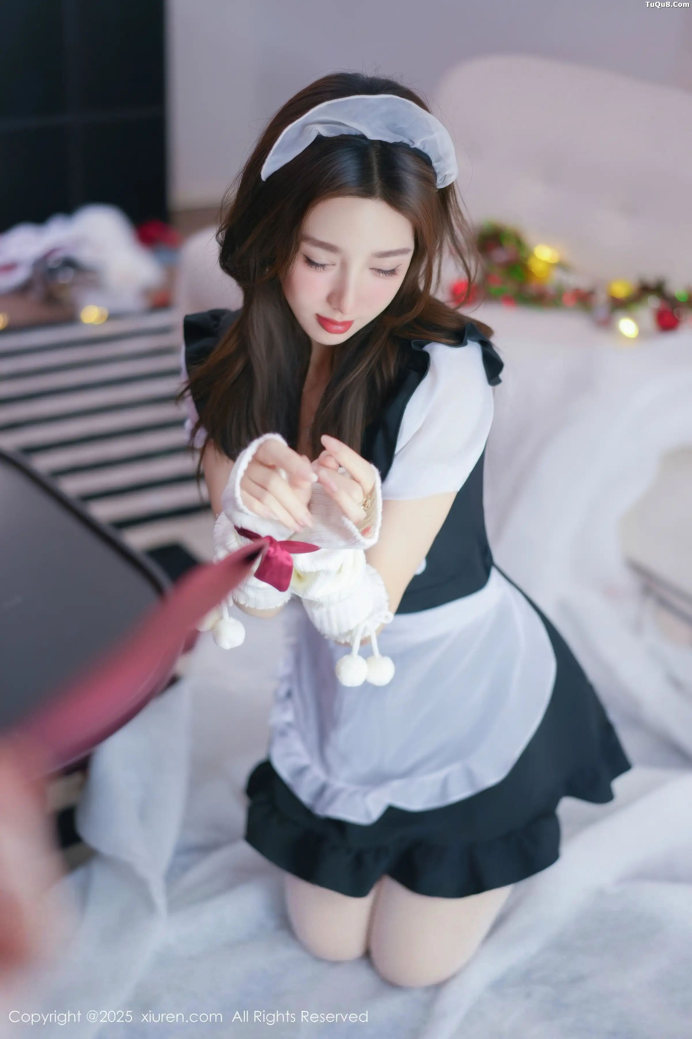 明日花桃桃  [XiuRen]高清写真图 2025.12.24 No.11152 Twins-桃桃 丁字裤第13张图片