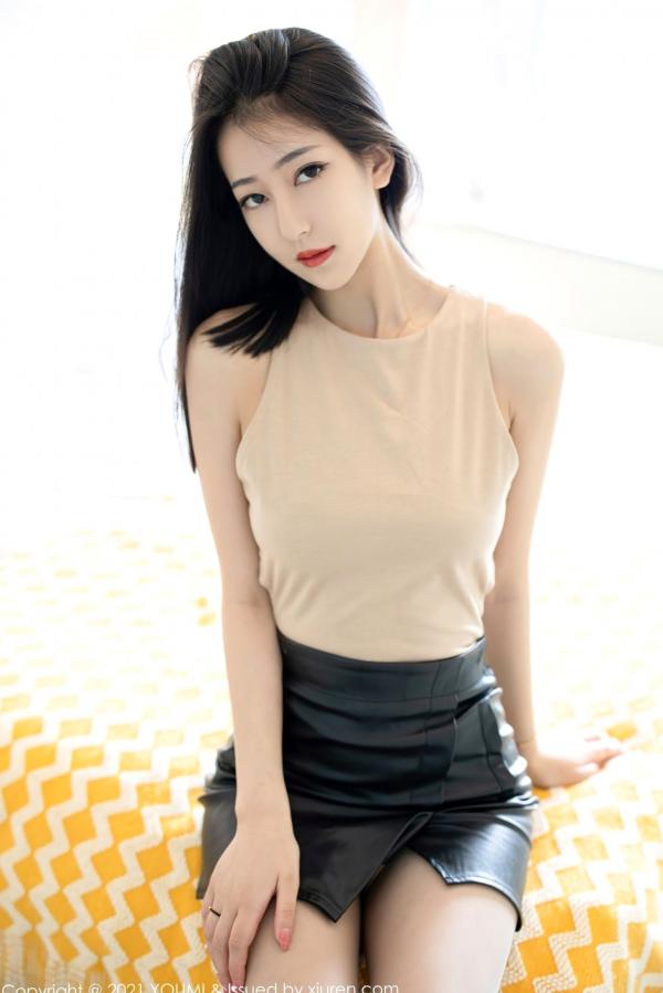 熊小诺 哎小诺  YouMi尤蜜荟-700-熊小诺：肉色高叉连体衣冷艳写真，室内性感私房诱惑与精致的骨感美挑战 (2021.09.29)第9张图片
