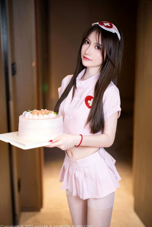 美桃酱   MyGirl美媛馆-615-美桃酱-长三角旅拍粉色护士制服白色内衣肉丝-2021.11.10第2张图片