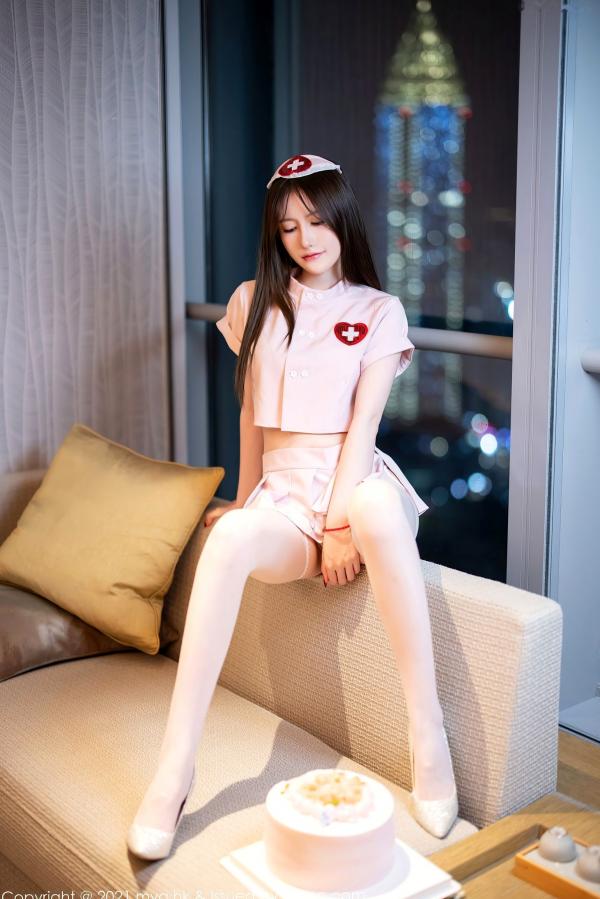 美桃酱   MyGirl美媛馆-615-美桃酱-长三角旅拍粉色护士制服白色内衣肉丝-2021.11.10第29张图片