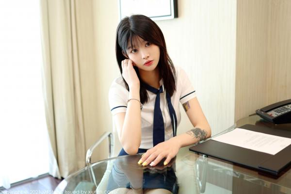 77qiqi   MFStar模范学院-516-77qiqi：制服诱惑办公室写真，修长美腿搭配肉色蕾丝袜，兼具清纯与性感的职场魅力第7张图片