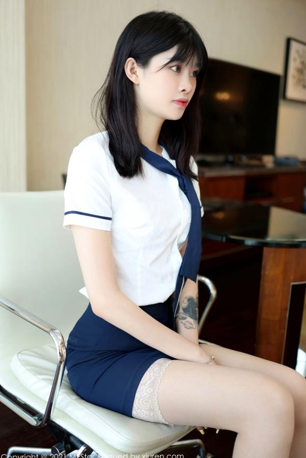 77qiqi   MFStar模范学院-516-77qiqi：制服诱惑办公室写真，修长美腿搭配肉色蕾丝袜，兼具清纯与性感的职场魅力第17张图片