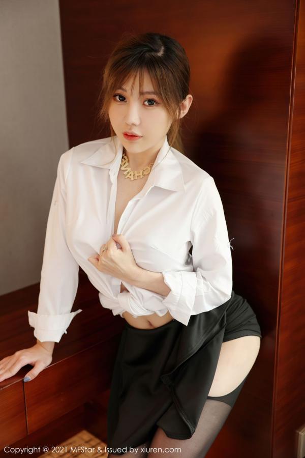 李颖煊  新人模特李颖煊 经典的白衬衫第5张图片