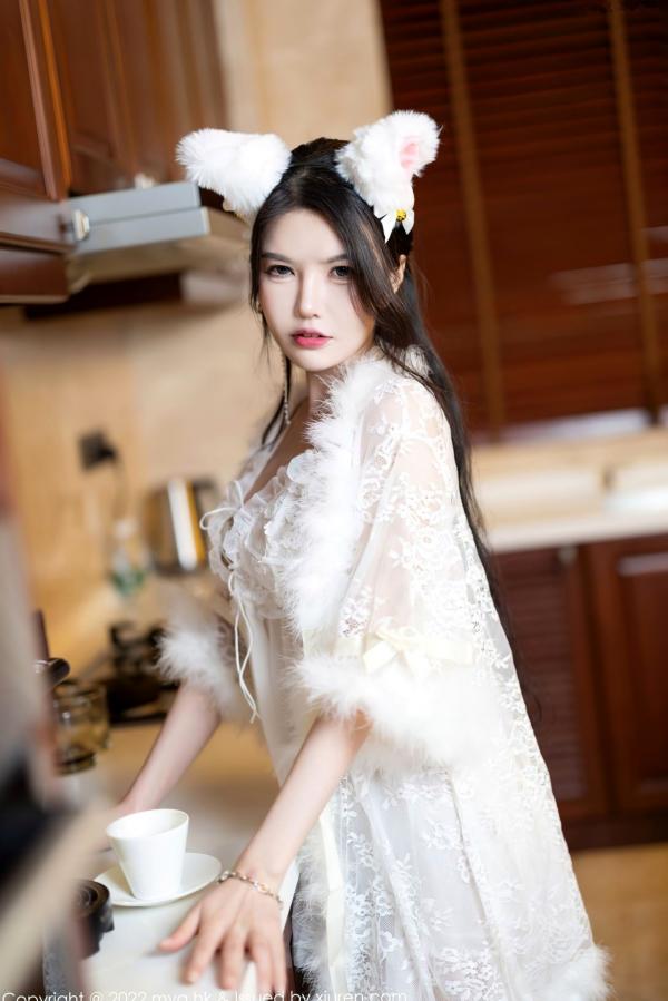 媛媛酱   MyGirl美媛馆媛媛酱白色蕾丝猫耳内衣居家私房套图，厨房场景下的诱惑写真，尽显软萌可爱与性感身姿第25张图片
