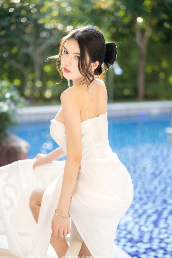 媛媛酱   MyGirl美媛馆625期：媛媛酱泳池白纱裙时尚写真，极致纯欲风格，性感撩人旅拍大片，气质迷人第22张图片