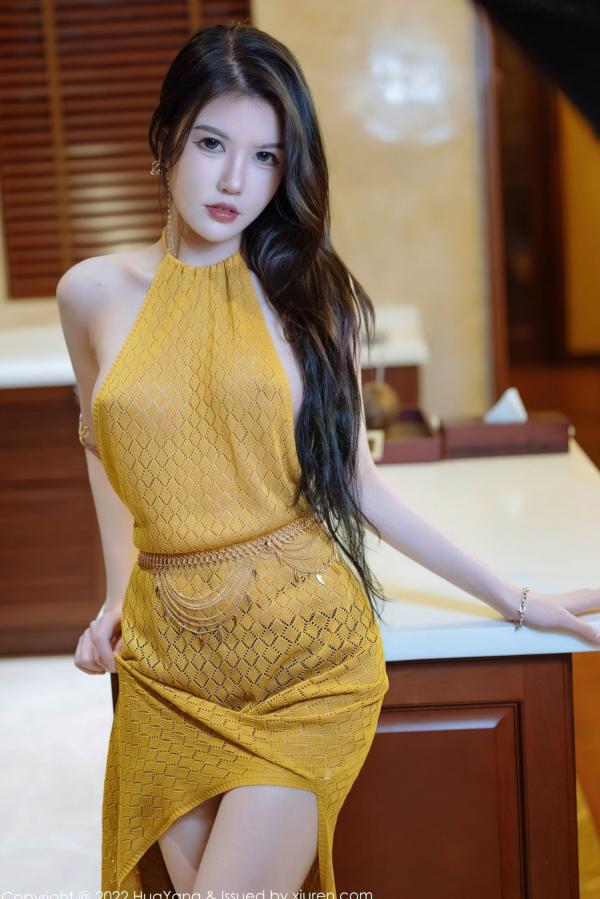 媛媛酱   HuaYang花漾-490-媛媛酱-珠三角高端旅拍-明黄色高开叉针织镂空裙-优雅风尚写真第20张图片