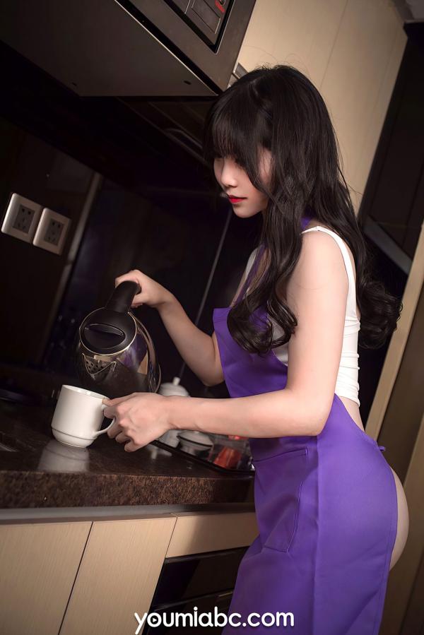 陈若依 抖娘利世  YouMi尤蜜-抖娘利世《先生-请点餐》性感围裙装私房写真，诱惑曲线家居风格大片第8张图片