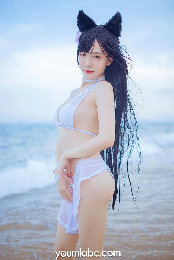 陈若依 抖娘利世  YouMi尤蜜：抖娘利世《碧蓝航线》COS泳装大尺度美图，猫耳萌妹海边礁石写真，纯白连体泳衣展现极致诱惑，清新甜美风情万种第34张图片