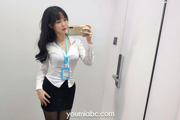 陈若依 抖娘利世  YouMi尤蜜-2020.12.13-抖娘利世-《OL午间自拍》制服诱惑职场写真翘臀福利第6张图片