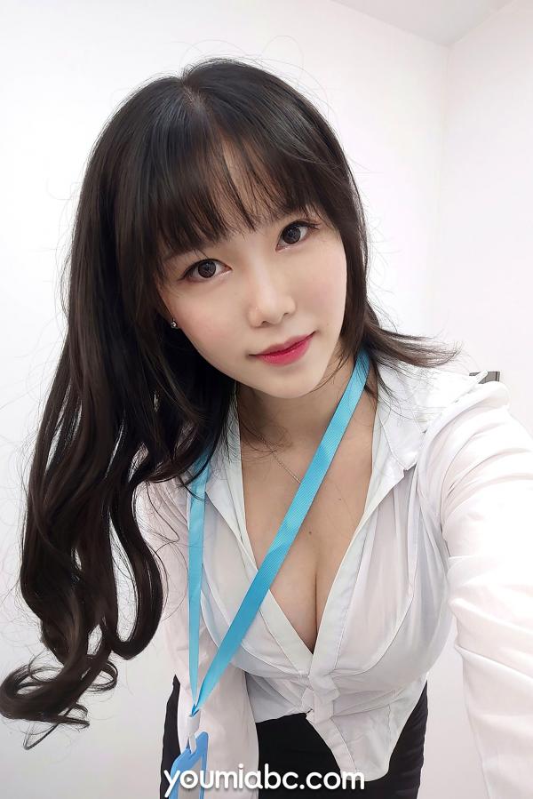 陈若依 抖娘利世  YouMi尤蜜-2020.12.13-抖娘利世-《OL午间自拍》制服诱惑职场写真翘臀福利第11张图片