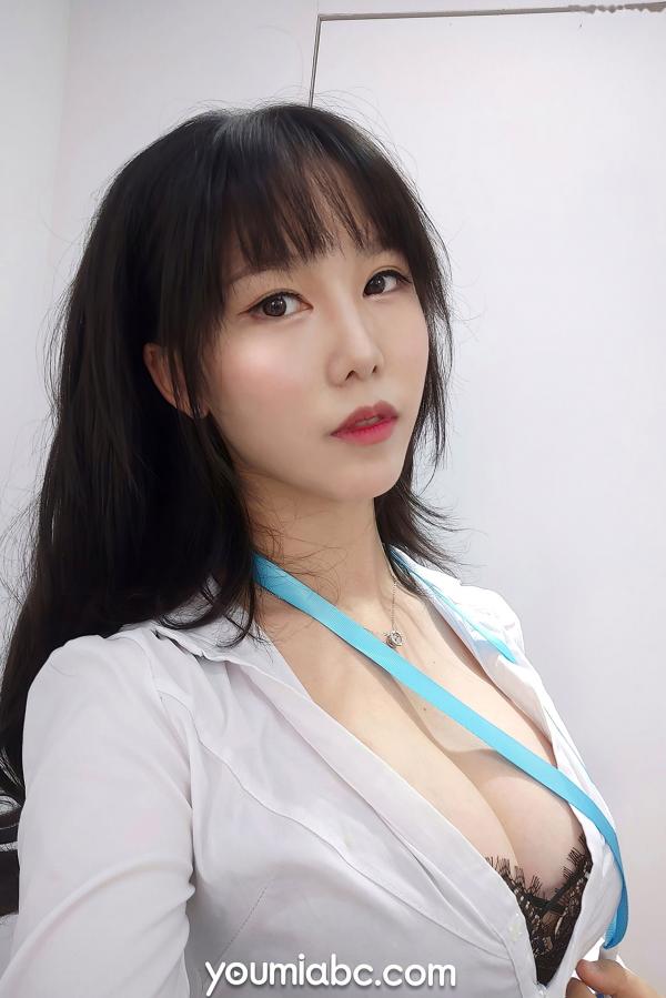 陈若依 抖娘利世  YouMi尤蜜-2020.12.13-抖娘利世-《OL午间自拍》制服诱惑职场写真翘臀福利第14张图片