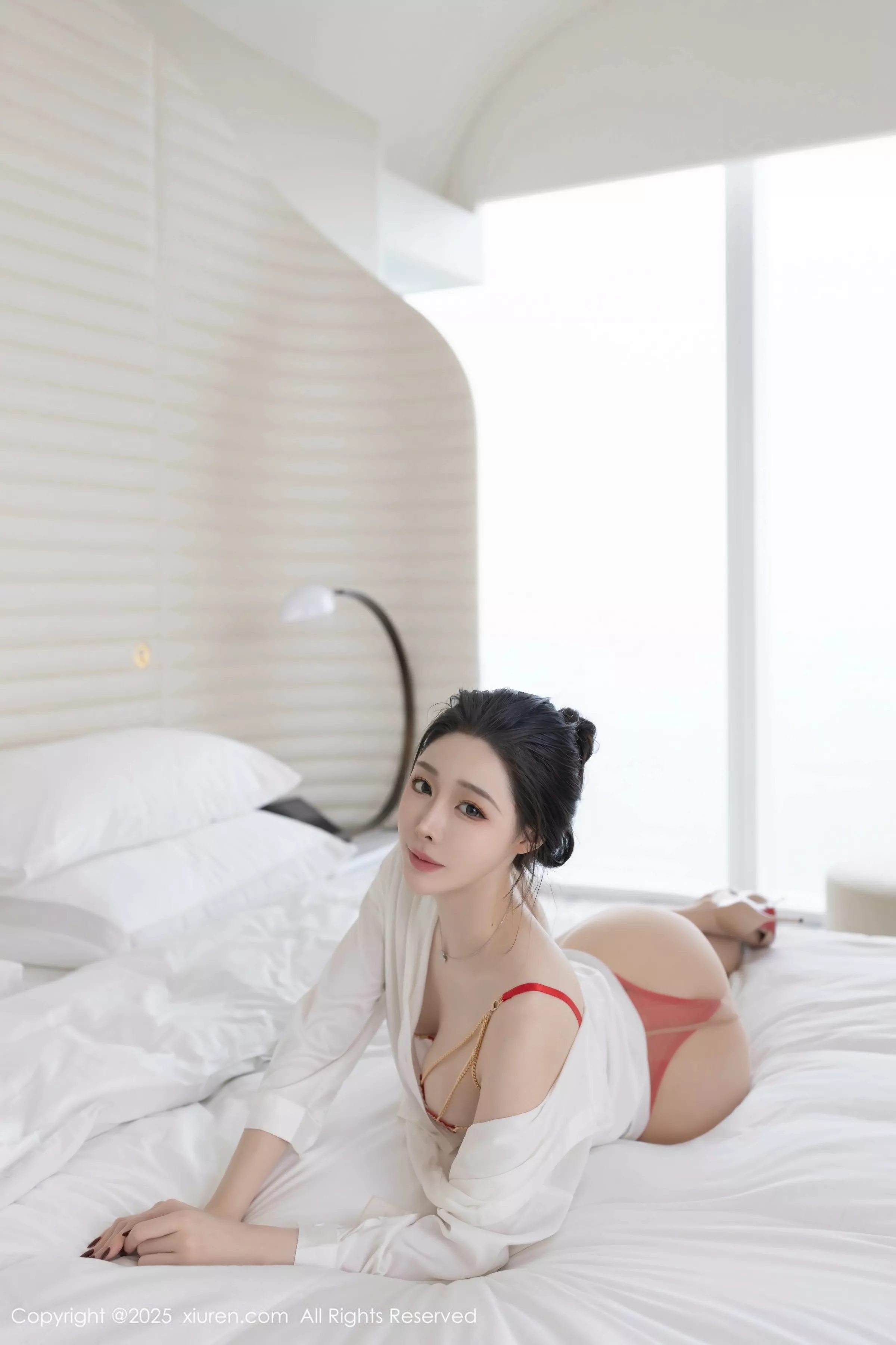 逗逗DouDou  [XiuRen]高清写真图 2025.06.13 No.10411 小逗逗 原色丝袜第38张图片