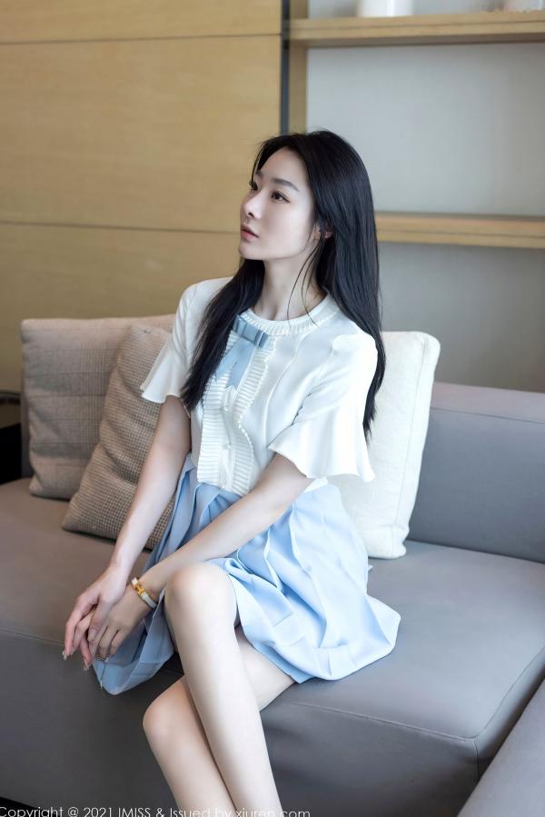 逗逗DouDou   IMiss爱蜜社-624-逗逗Doudou-清纯制服与紧身牛仔裤私房佳作-简约百搭展现曼妙身姿-2021.08.17第31张图片