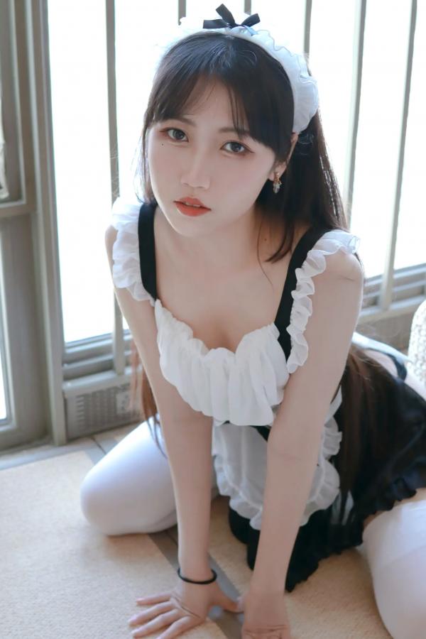 不呆猫   不呆猫 - 小女仆角色扮演，黑丝蕾丝猫娘诱惑私房写真 [26P]第15张图片