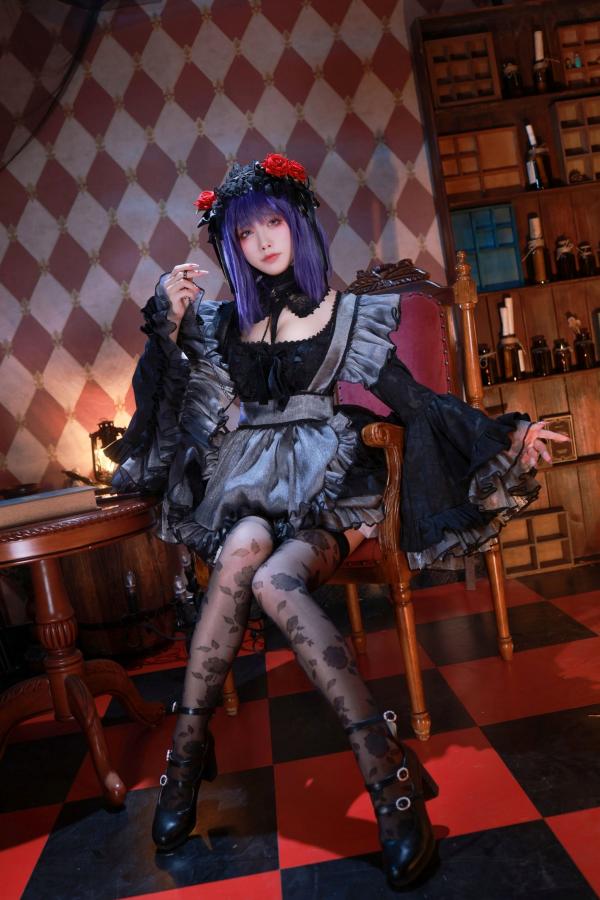 水淼   水淼-Aqua-水谷雫-Shizuku-Kuroe复古哥特风角色扮演，精致花纹丝袜美腿，室内私房写真性感迷人第2张图片
