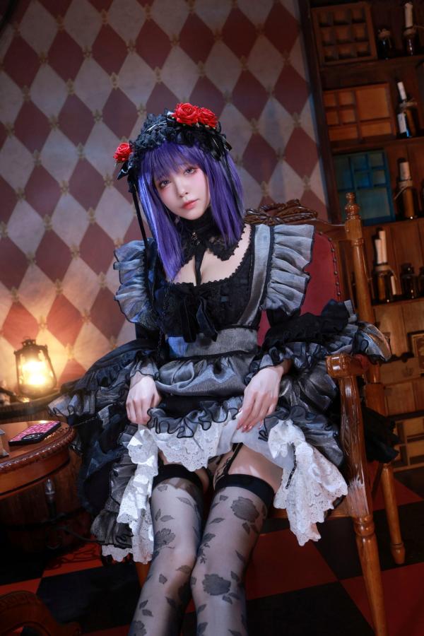 水淼   水淼-Aqua-水谷雫-Shizuku-Kuroe复古哥特风角色扮演，精致花纹丝袜美腿，室内私房写真性感迷人第3张图片