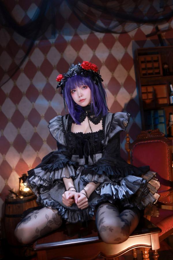 水淼   水淼-Aqua-水谷雫-Shizuku-Kuroe复古哥特风角色扮演，精致花纹丝袜美腿，室内私房写真性感迷人第14张图片