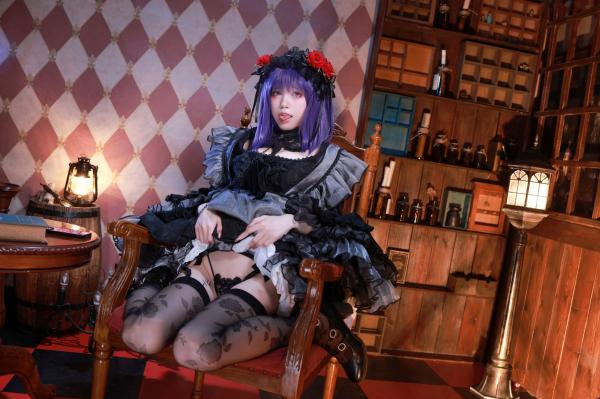 水淼   水淼-Aqua-水谷雫-Shizuku-Kuroe复古哥特风角色扮演，精致花纹丝袜美腿，室内私房写真性感迷人第15张图片