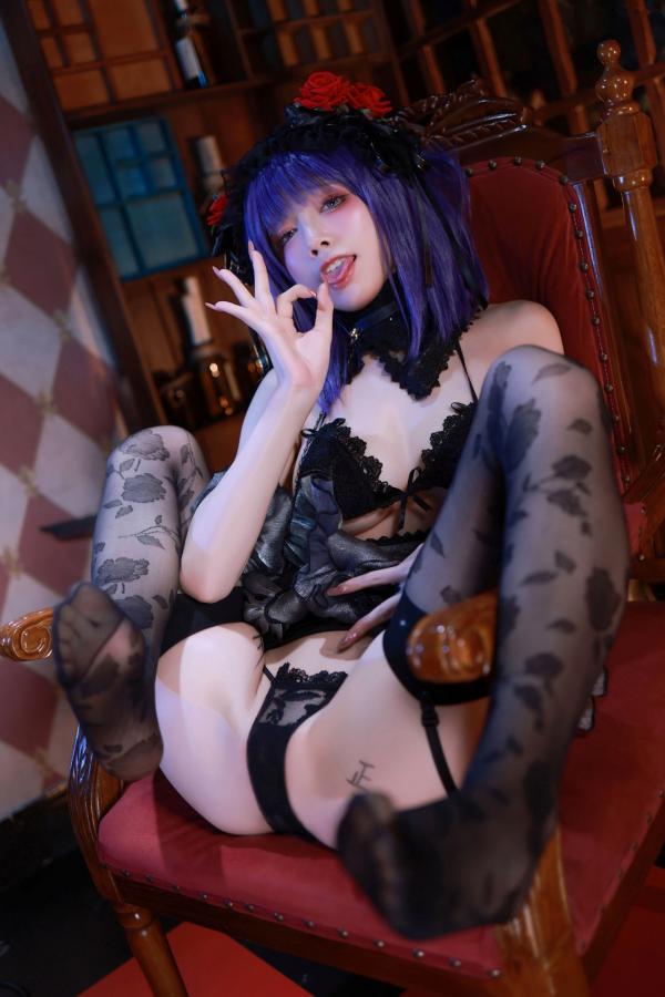 水淼   水淼-Aqua-水谷雫-Shizuku-Kuroe复古哥特风角色扮演，精致花纹丝袜美腿，室内私房写真性感迷人第39张图片