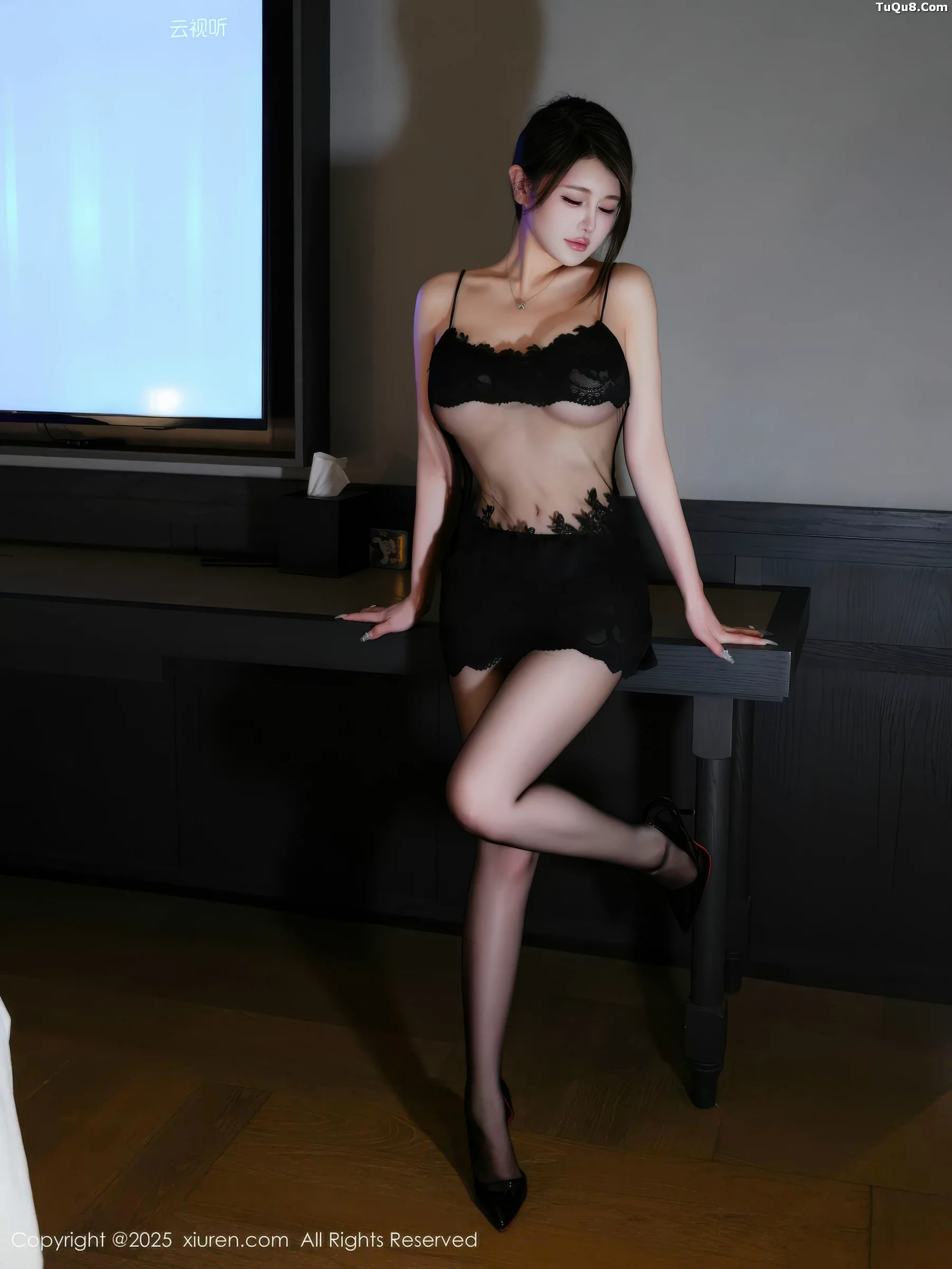 甜妮  [XiuRen]高清写真图 2025.10.30 No.10929 甜妮 情趣内衣第22张图片