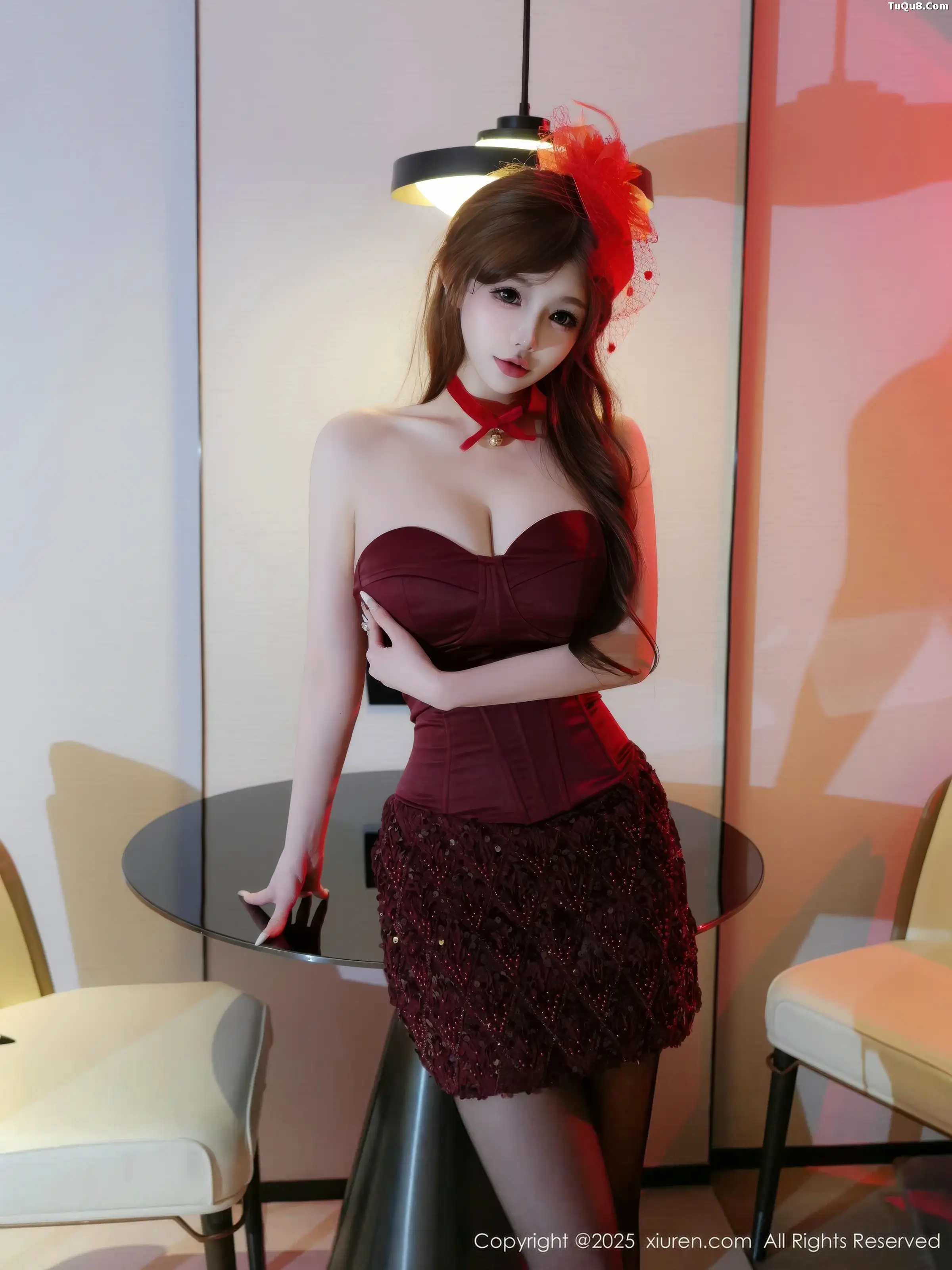 甜妮  [XiuRen]高清写真图 2025.12.31 No.11181 甜妮 丰腴身材第4张图片