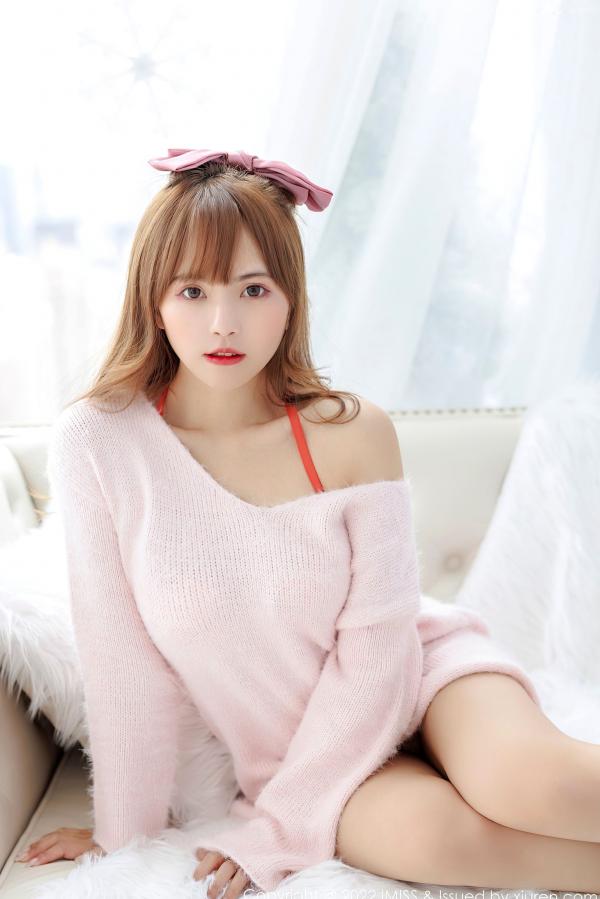 张思允   IMiss爱蜜社-677-张思允：甜美粉色毛衣与丝袜诱惑，极致居家私房摄影写真第59张图片