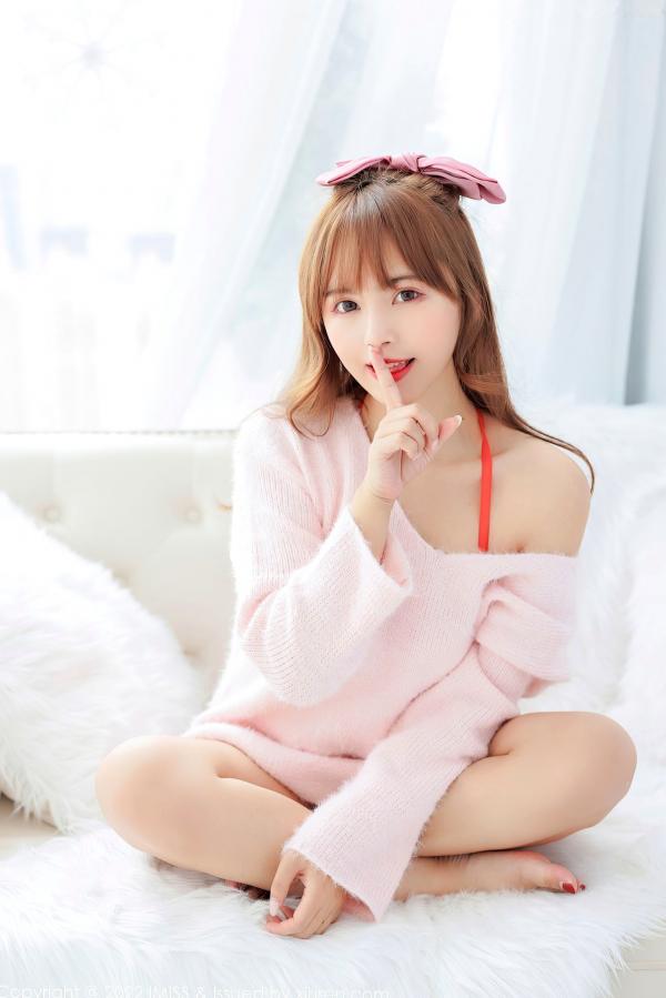 张思允   IMiss爱蜜社-677-张思允：甜美粉色毛衣与丝袜诱惑，极致居家私房摄影写真第60张图片