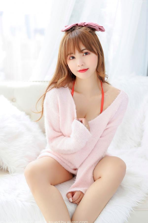 张思允   IMiss爱蜜社-677-张思允：甜美粉色毛衣与丝袜诱惑，极致居家私房摄影写真第64张图片