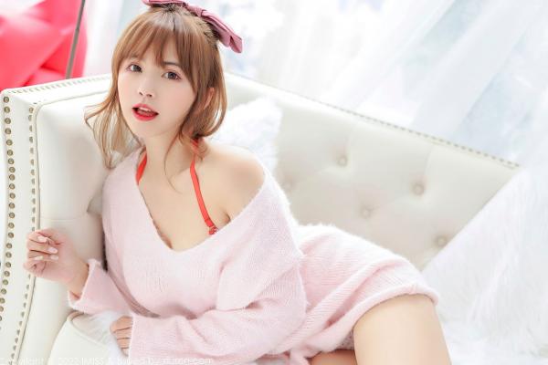 张思允   IMiss爱蜜社-677-张思允：甜美粉色毛衣与丝袜诱惑，极致居家私房摄影写真第66张图片
