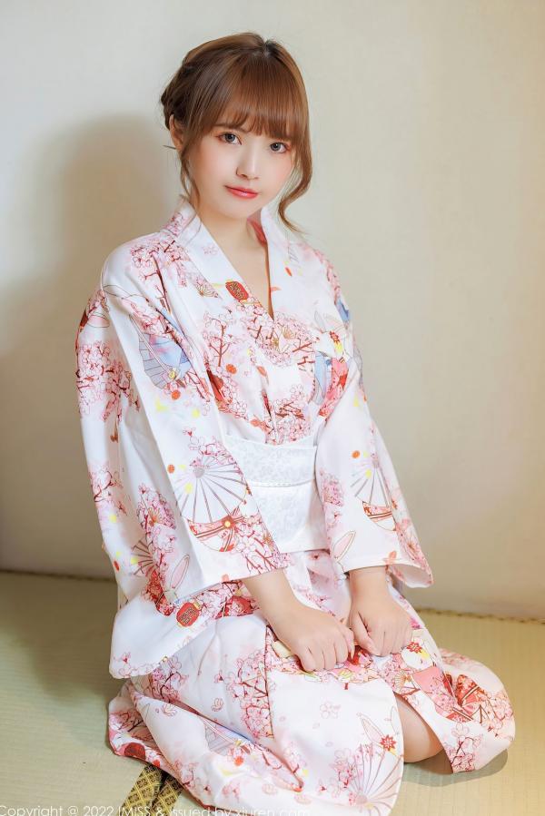 张思允   IMiss爱蜜社-676-张思允Nice-日系樱花和服私房写真，清新碎花内衣旅拍，演绎梦幻少女唯美大片第20张图片