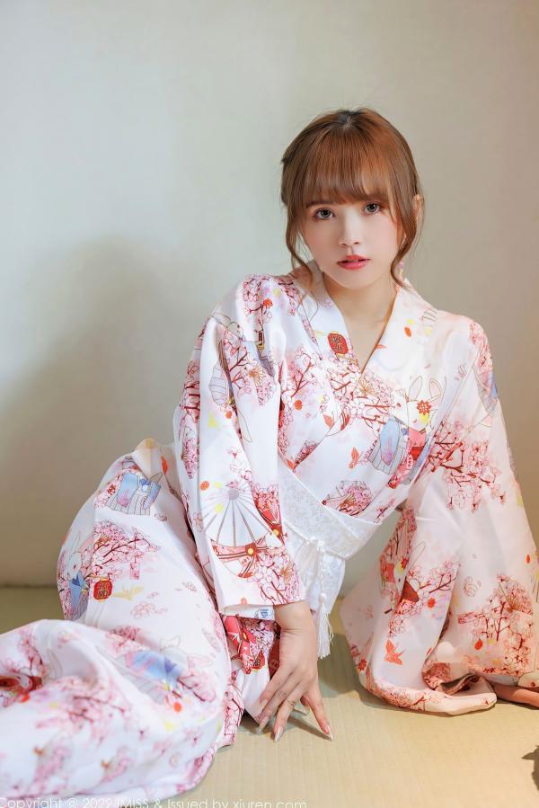 张思允   IMiss爱蜜社-676-张思允Nice-日系樱花和服私房写真，清新碎花内衣旅拍，演绎梦幻少女唯美大片第23张图片