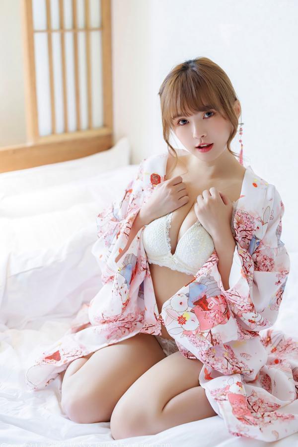 张思允   IMiss爱蜜社-676-张思允Nice-日系樱花和服私房写真，清新碎花内衣旅拍，演绎梦幻少女唯美大片第49张图片