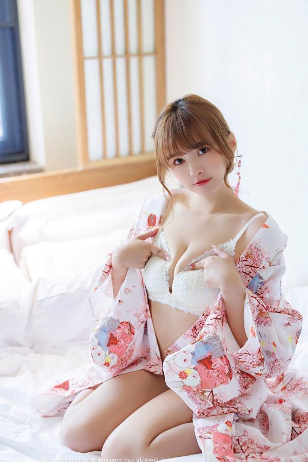 张思允   IMiss爱蜜社-676-张思允Nice-日系樱花和服私房写真，清新碎花内衣旅拍，演绎梦幻少女唯美大片第50张图片