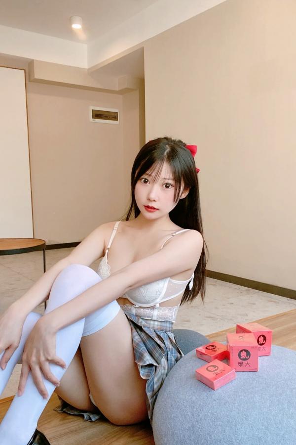 香草帕露露 ​ 坏露露香宝  香草喵露露 JK格子裙清纯内衣私房照 甜美美腿写真第20张图片