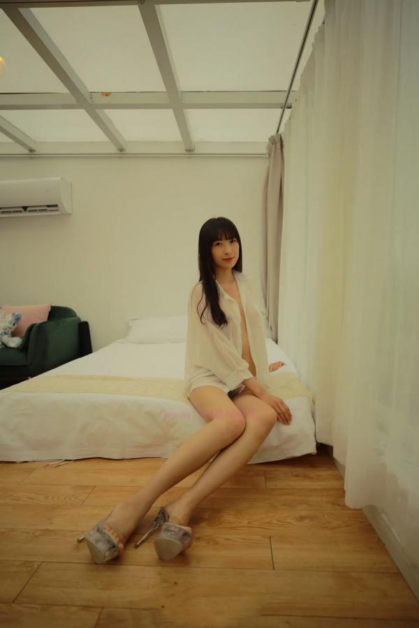 林乐一   林乐一酒店私房写真：极致诱惑大尺度美乳美臀长腿，湿身浴室唯美写真 - 林乐一[347P]第2张图片