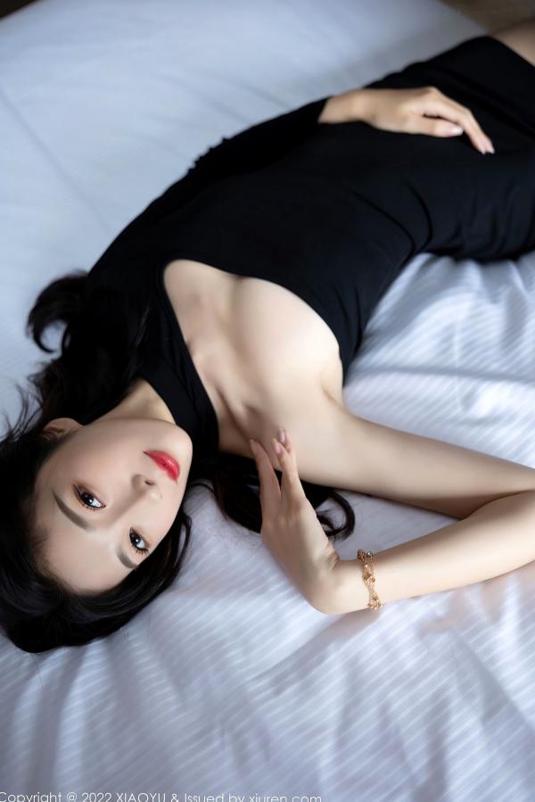 林乐一   XiaoYu语画界-784-林乐一-极品私房写真，火辣红色内衣搭配黑丝诱惑，展现冷艳气质与完美身姿，2022.05.24第20张图片