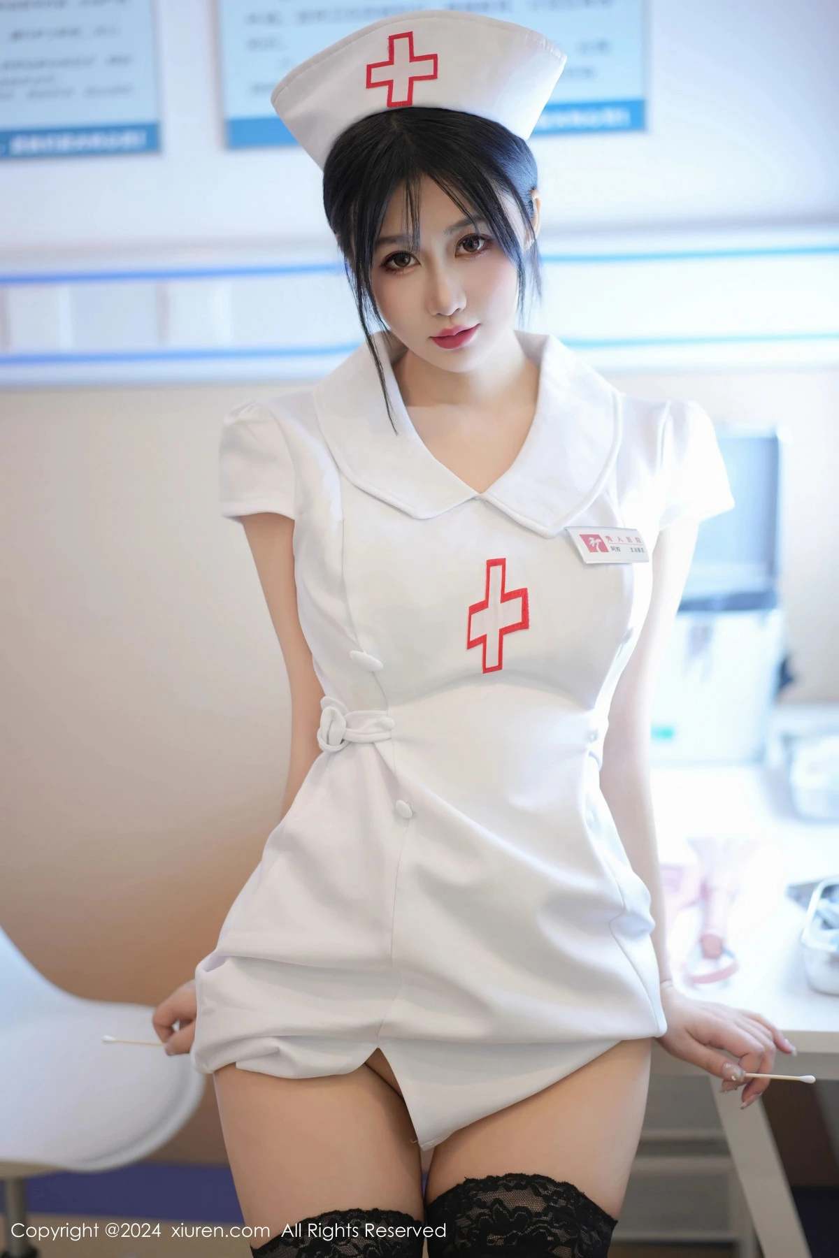 laura阿姣  [XiuRen]高清写真图 2024.05.10 No.8512 laura阿姣 美腿黑丝第10张图片