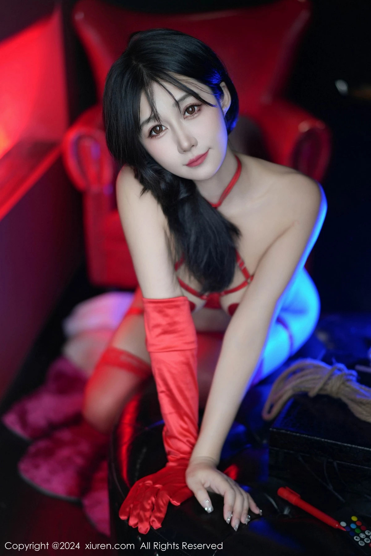 laura阿姣  [XiuRen]高清写真图 2024.05.17 No.8555 laura阿姣 清纯美腿第42张图片